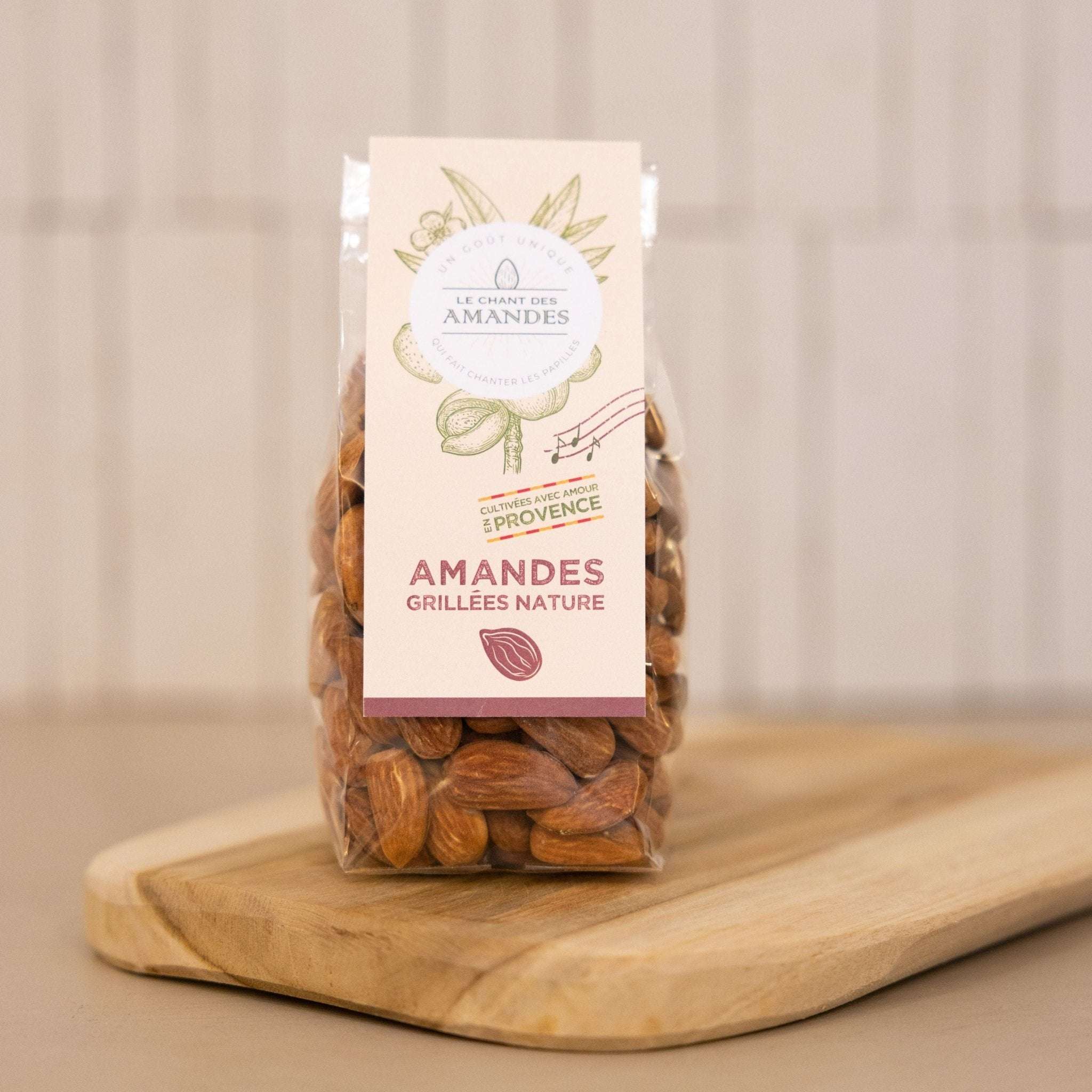 A bowl of roasted grilled almonds grown in the Luberon, ready for snacking