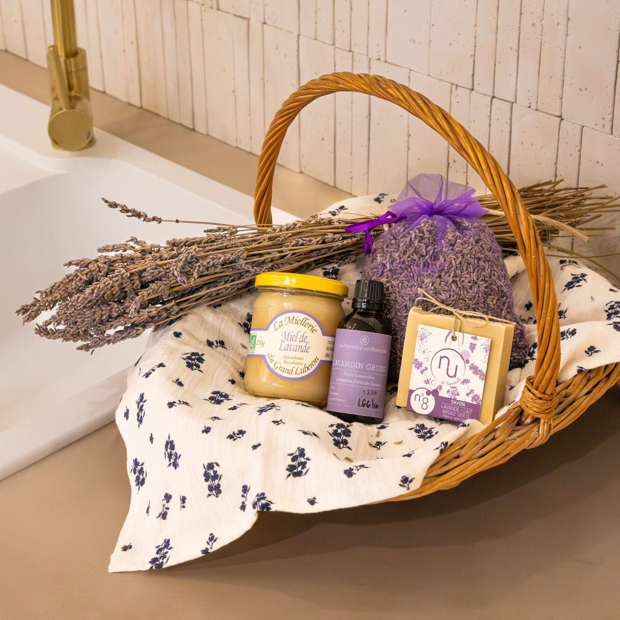 The Discover Lavender gift box from Céline en Provence, containing Provençal lavender honey, soap, essential oil, and a fragrant pouch for a moment of calm.