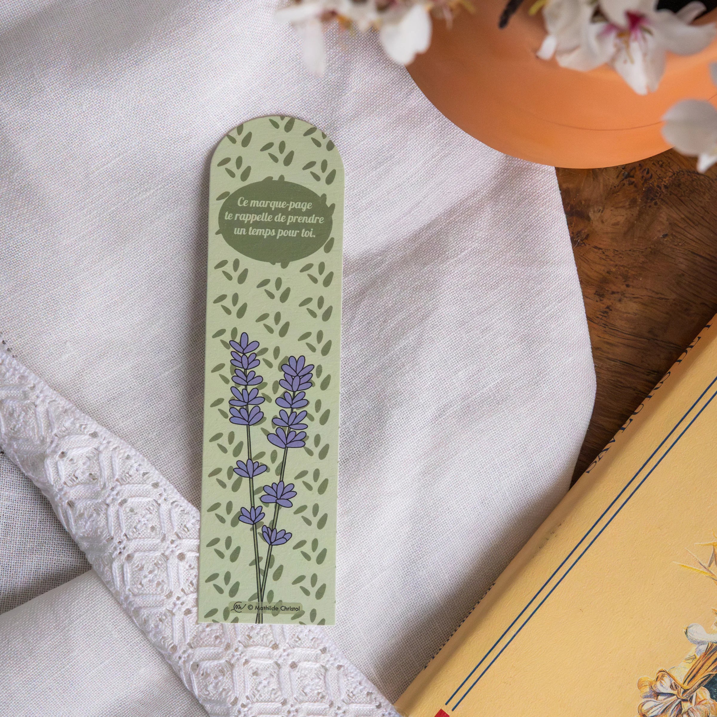 Lavender illustrated bookmark with sage green background and purple lavender stems, handcrafted Provençal stationery by MathildeCreaGraph