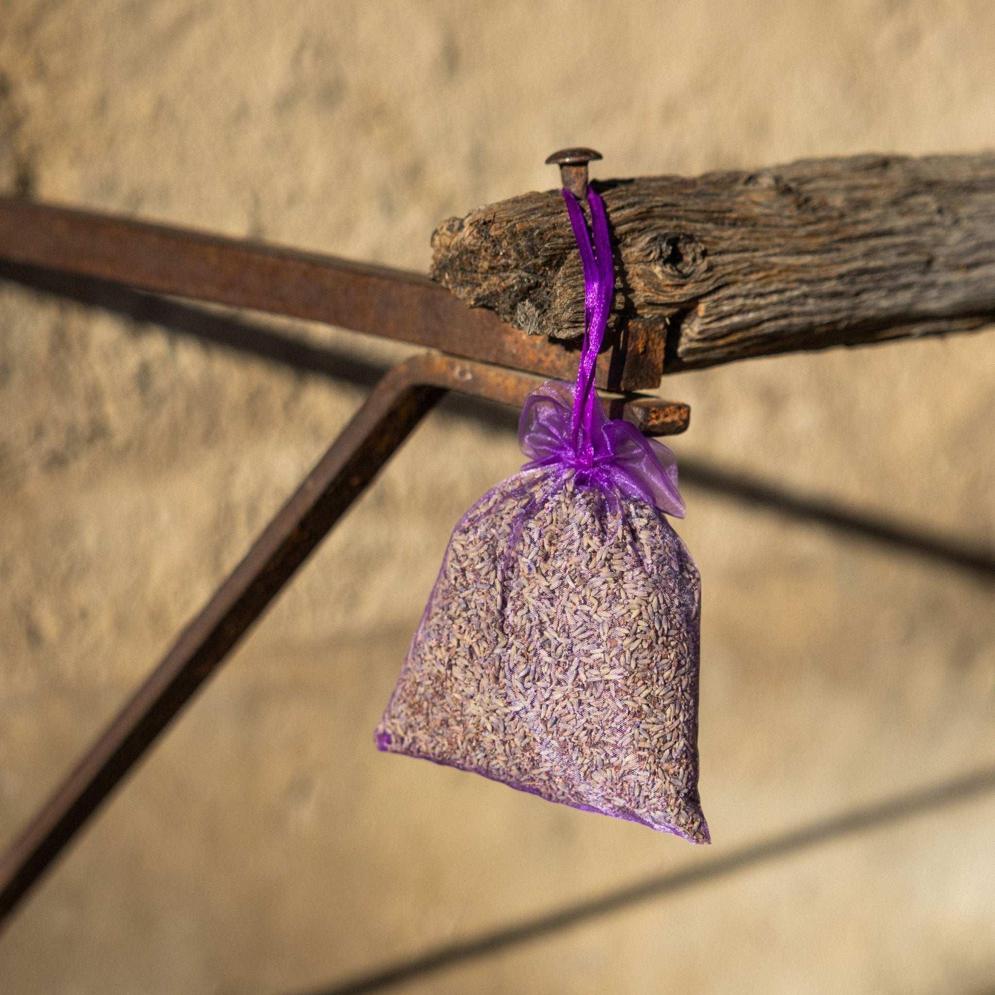 A generous 70g pouch of organic dried lavender from Provence with three small empty DIY sachets by Céline en Provence.