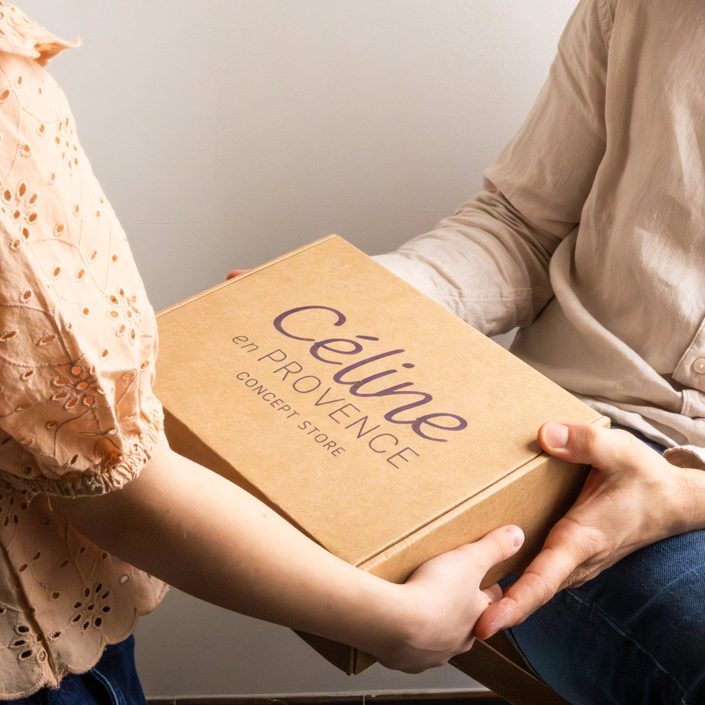 Céline en Provence signature gift box M closed, eco-friendly kraft paper with lavender tissue paper, 26.5x20.5x8.5cm
