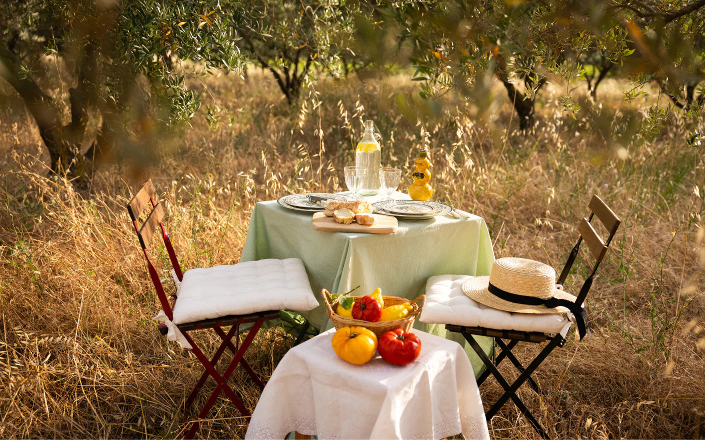 summer-collection-provencal-table-outdoor-olive-trees-olive-oil-sage-green-celine-en-provence
